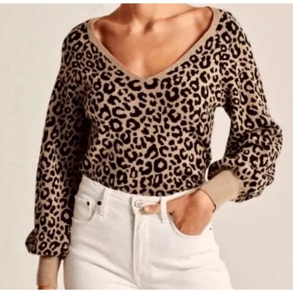 Abercrombie & Fitch Puff Sleeve Soft Knit Deep V-Neck Crop Leopard Sweater Small - Picture 11 of 11